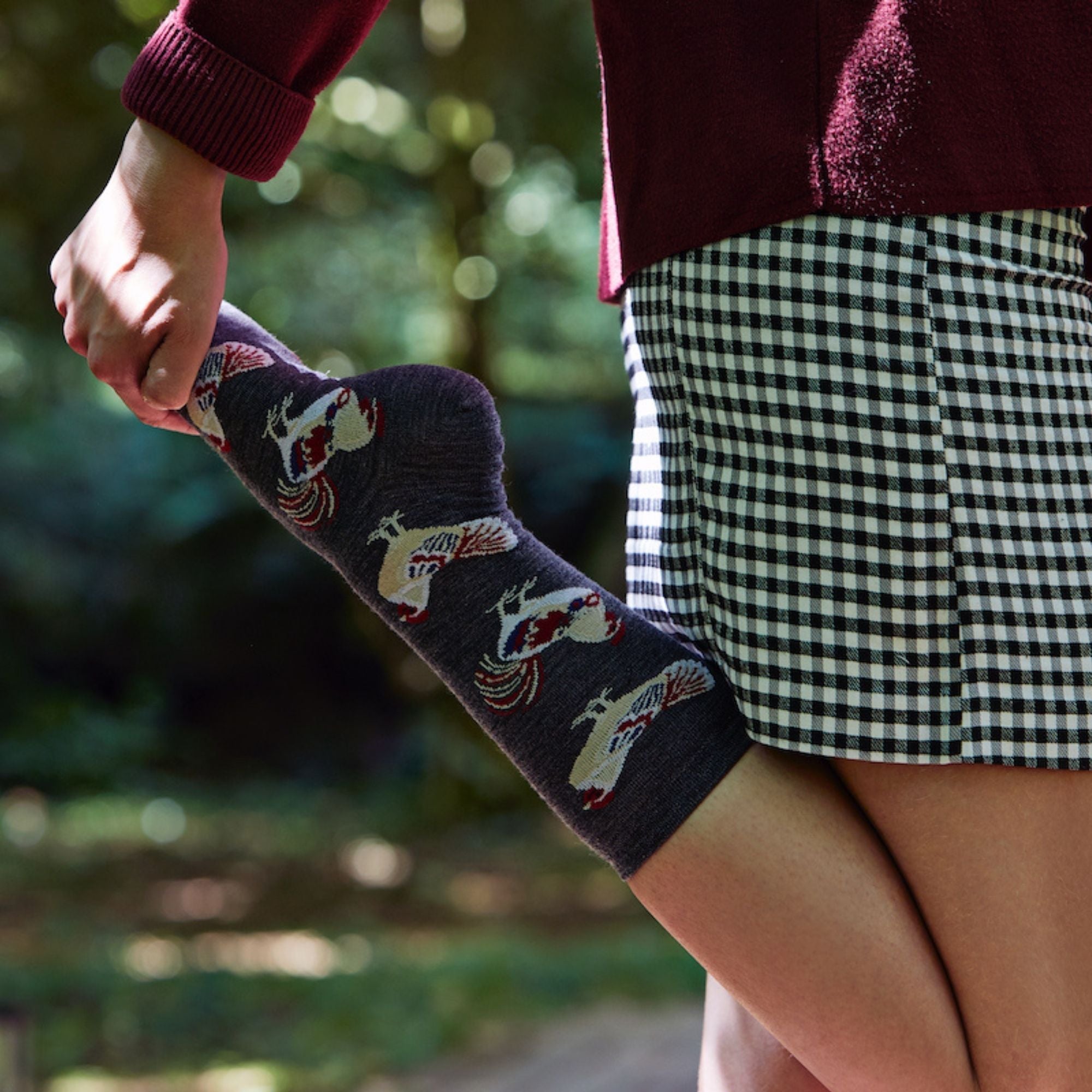 Chaussettes laine gris motif coqs
