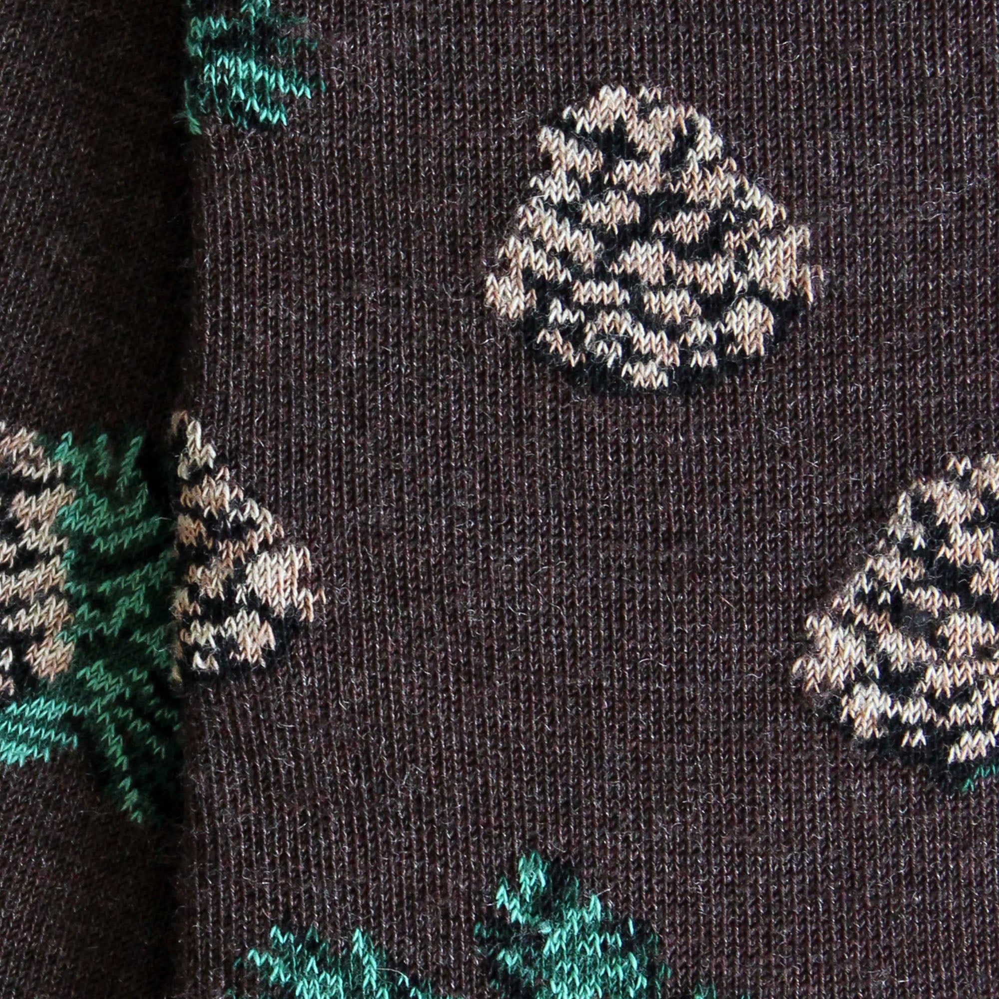 Chaussettes laine marron pommes de pin