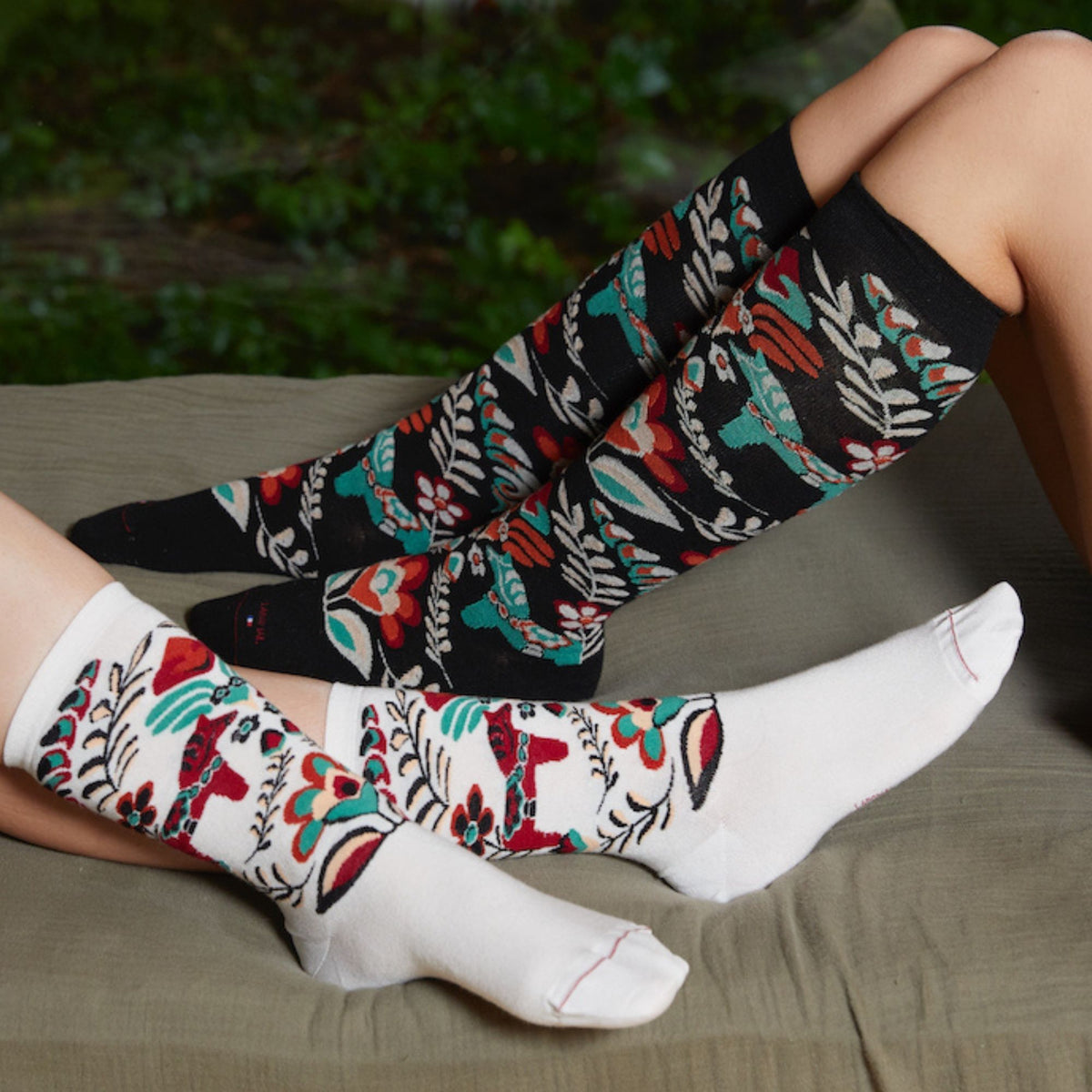 Chaussettes écru motif cheval nordique