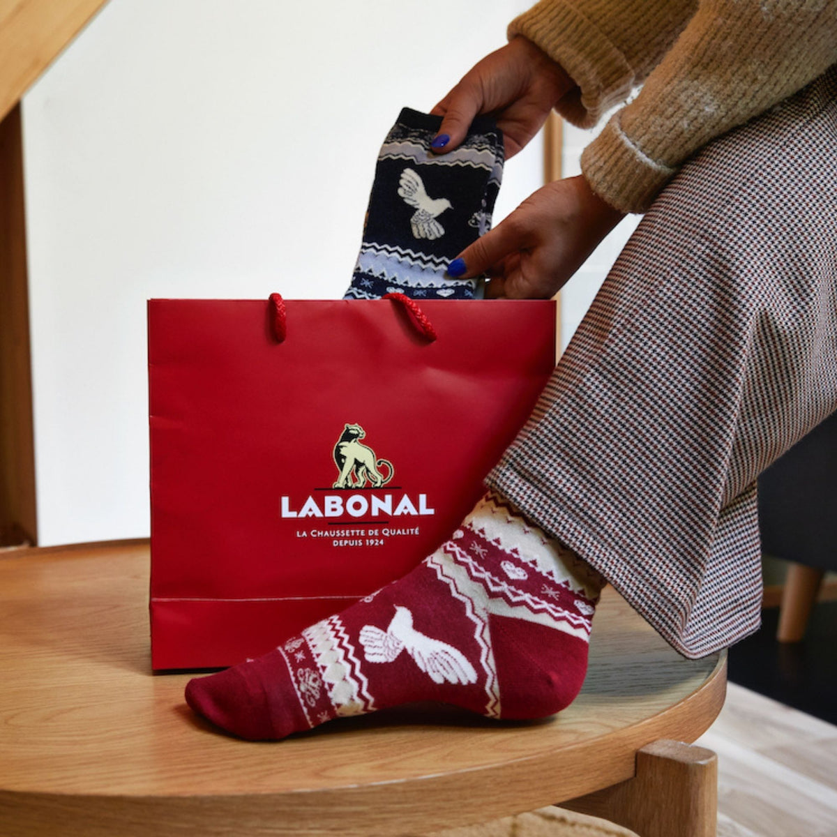 Chaussettes rouge motif oiseau