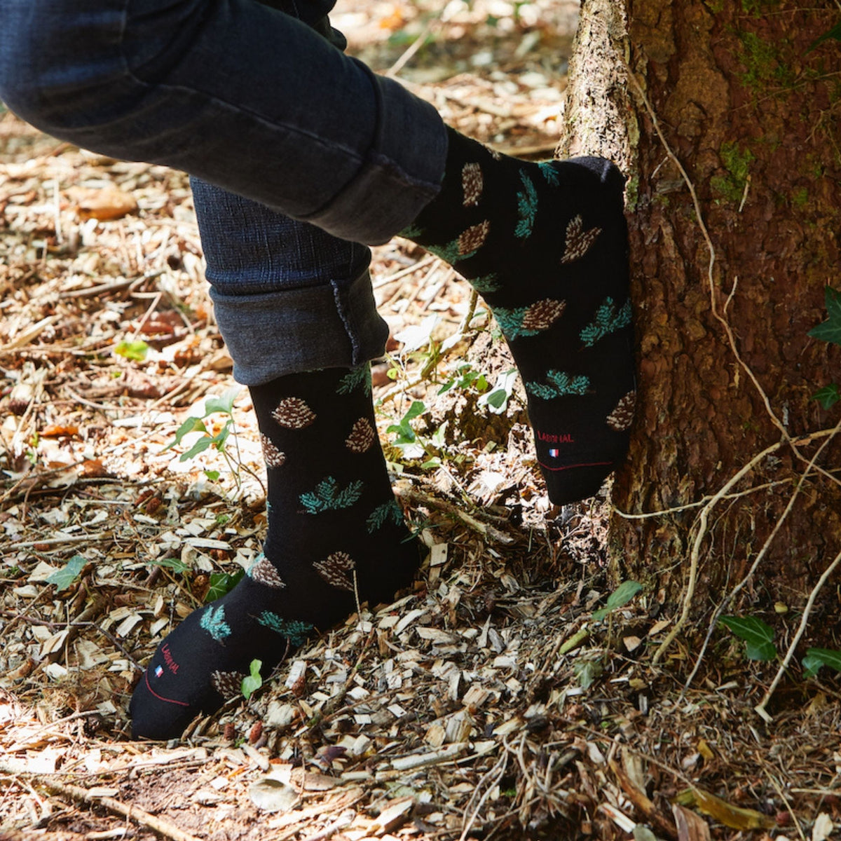 Chaussettes laine noir pommes de pin