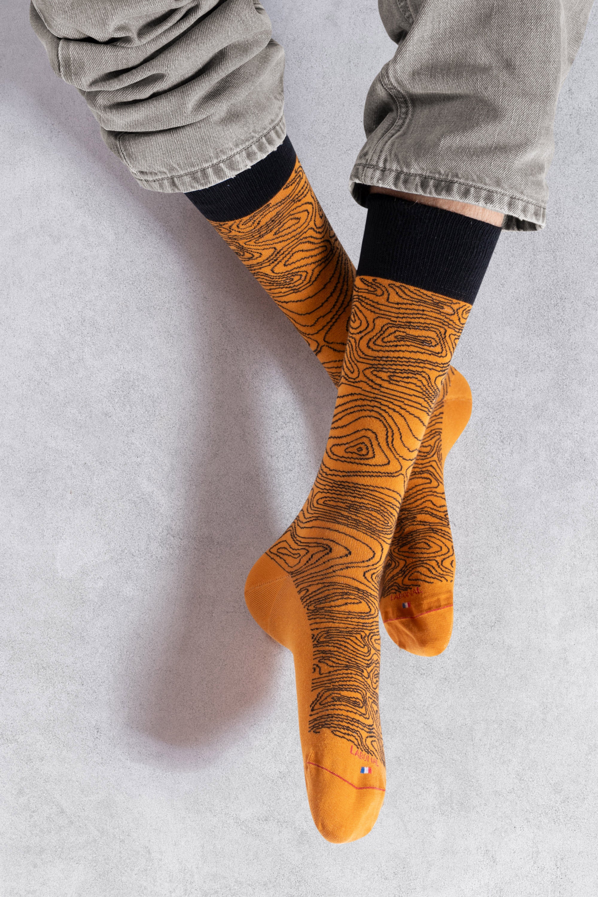 Chaussettes en coton Jaune ocre - Motif carte topographique