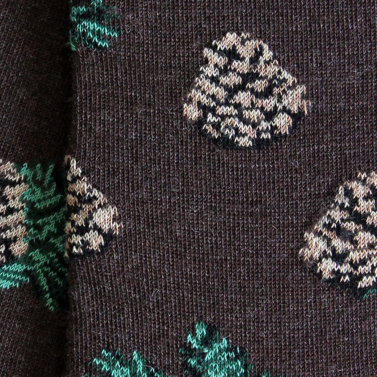 Chaussettes laine marron pommes de pin