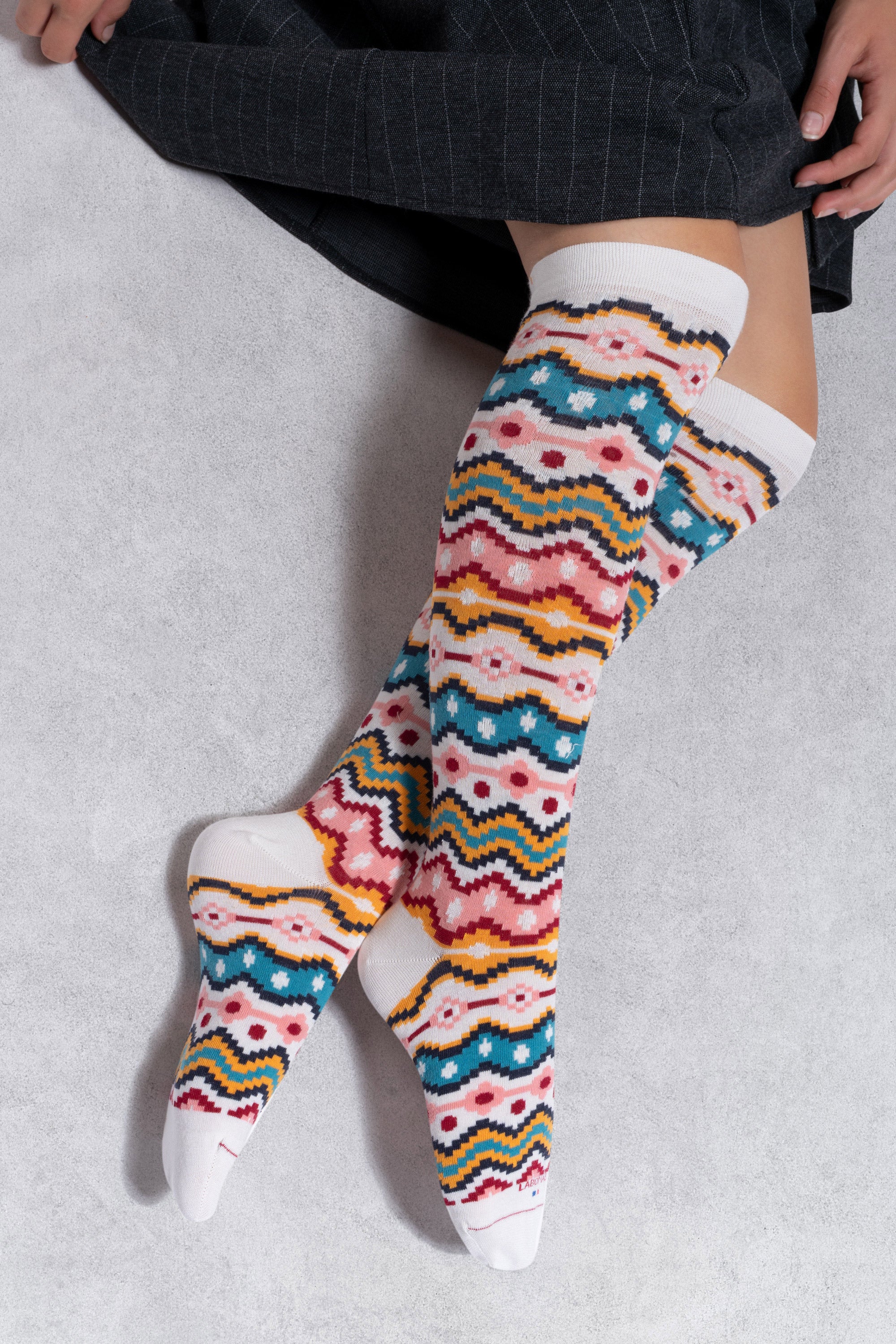 Chaussettes hautes en viscose et soie Ecru - Motif norvégien coloré