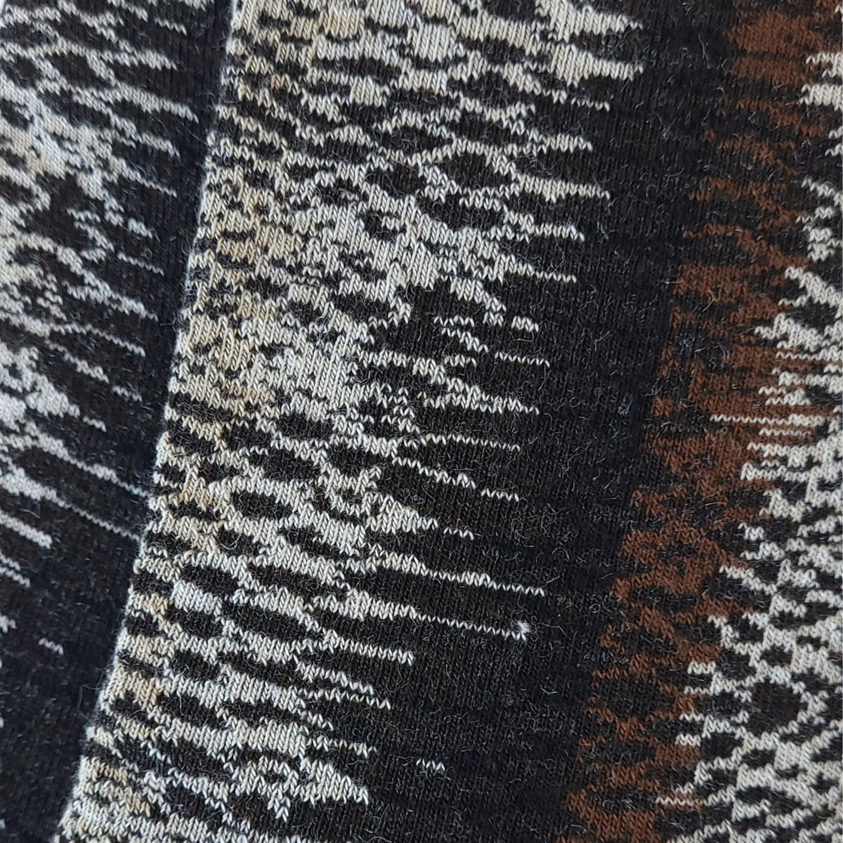 Chaussettes marron roulottée motif serpent
