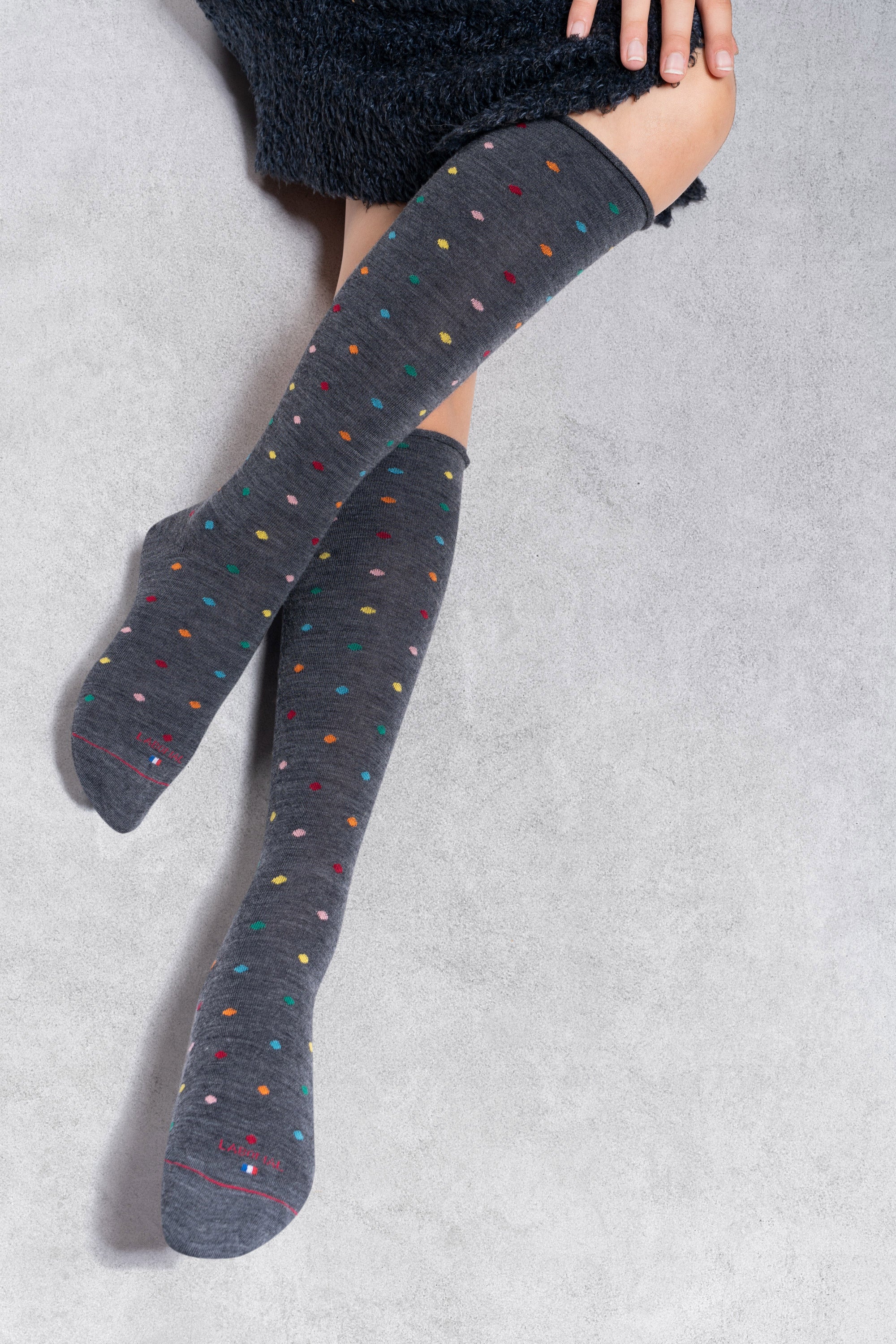 Chaussettes hautes en laine mérinos roulottées Anthracite - Motifs pois
