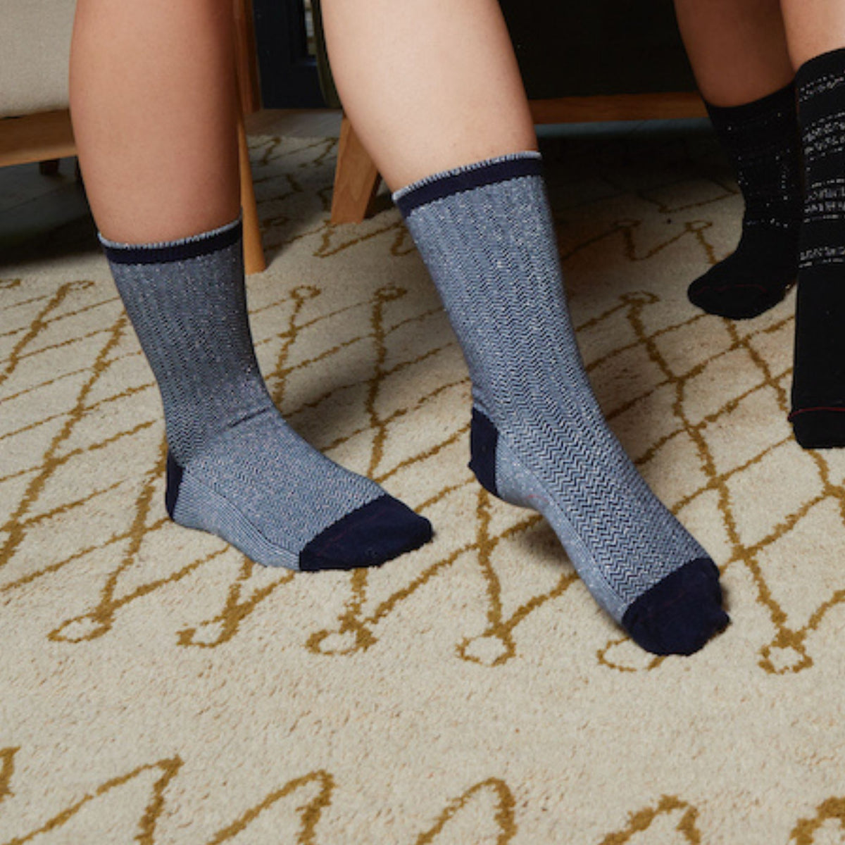 Chaussettes laine bleu motif chevrons brillants